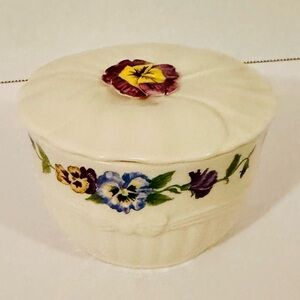 Belleek Enchanted Garden Trinket Box B2283 - New With Tags Pristine Condition